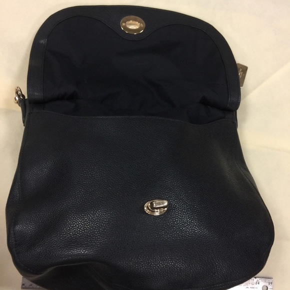 Pretty black and gold coach shoulder bag - Picture 4 of 8